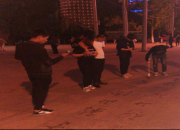 【今日朝陽(yáng)網(wǎng)】揮毫潑墨為夜景填色（霍德禮）