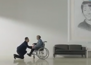 憑兒女口述畫出的媽媽肖像，在掀開畫布的那一刻...淚奔