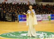 【今日朝陽網(wǎng)】華美大氣！朝陽金嗓子姜姿羽放歌中國女籃聯(lián)賽（立軍）