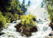  江河萬里海湖渾——九寨溝熊貓海瀑布（陳玉民）