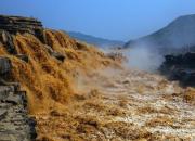 江河萬里海湖渾——黃河壺口瀑布（陳玉民）