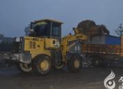 面對(duì)如山的垃圾，聽聽他們?cè)趺凑f(shuō)……