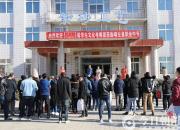 喜興！面對喀左紫砂，這群外國留學生兩眼放光（劉玉靜）