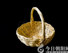 瞧！這編筐的手藝真棒！