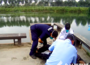 這個小伙兒真是好樣的！