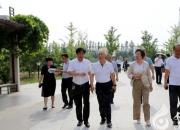 鐵嶺市教育考察團到朝陽工?？疾旖涣鳎▌⑺噦ィ?></a>
            <div   id=