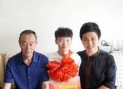 暖心！朝陽現(xiàn)代科技學(xué)校為金榜題名學(xué)子送喜報