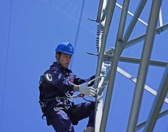荊花綻放｜荊棘路上磨出的輸電工匠——記國網(wǎng)朝陽供電公司輸電工區(qū)輸電運維二班班長謝鵬飛